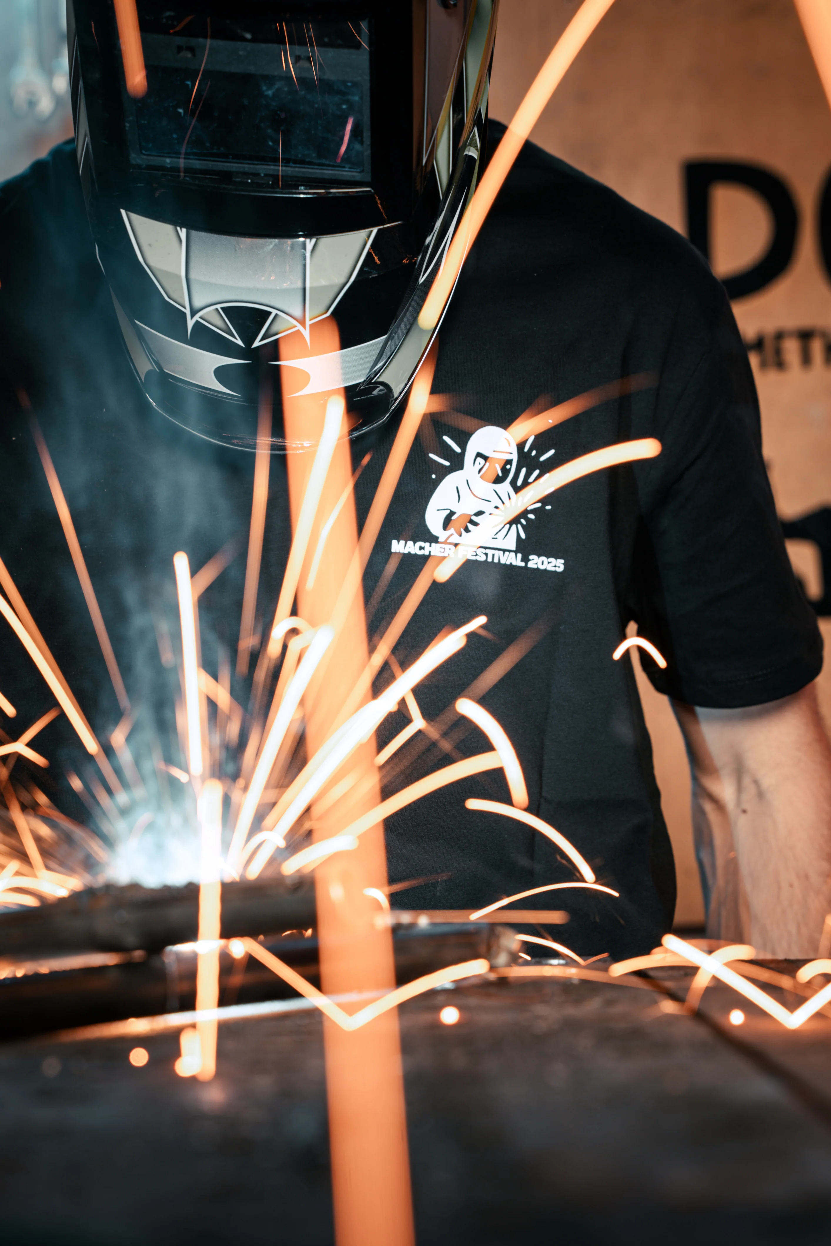 Activity Shirt - Limitierte MACHER FESTIVAL 2025 Edition - Image 3